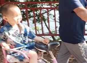 初六大喜日子 巧遇一对金童玉女